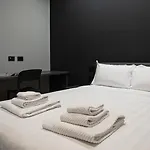 アパート Italianway Comfort - Monte Nevoso 8 ミラノ
